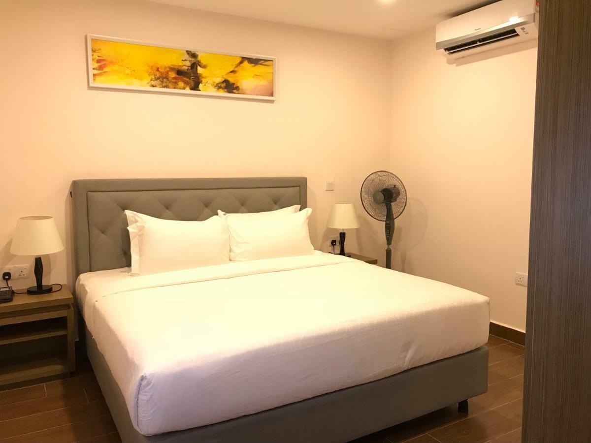 Lotus Seaview Beach Resort, Pengerang Kampung Sungai Rengit Exterior photo