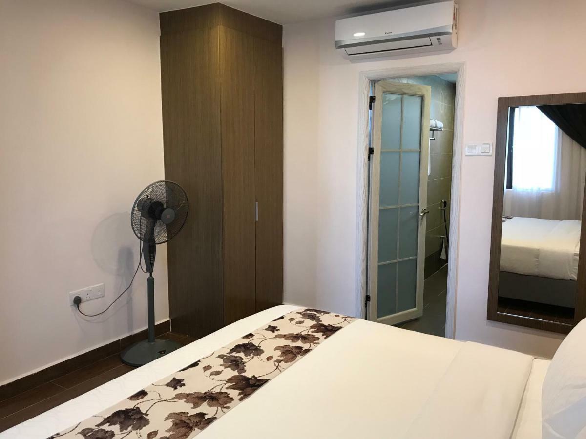 Lotus Seaview Beach Resort, Pengerang Kampung Sungai Rengit Exterior photo