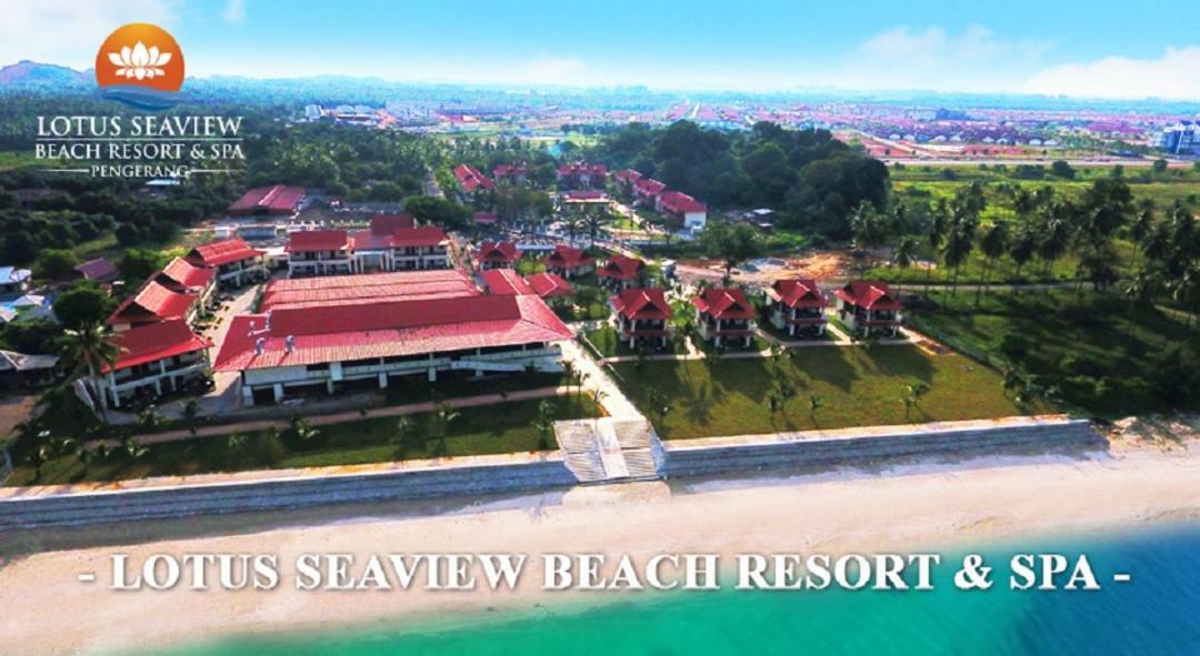 Lotus Seaview Beach Resort, Pengerang Kampung Sungai Rengit Exterior photo