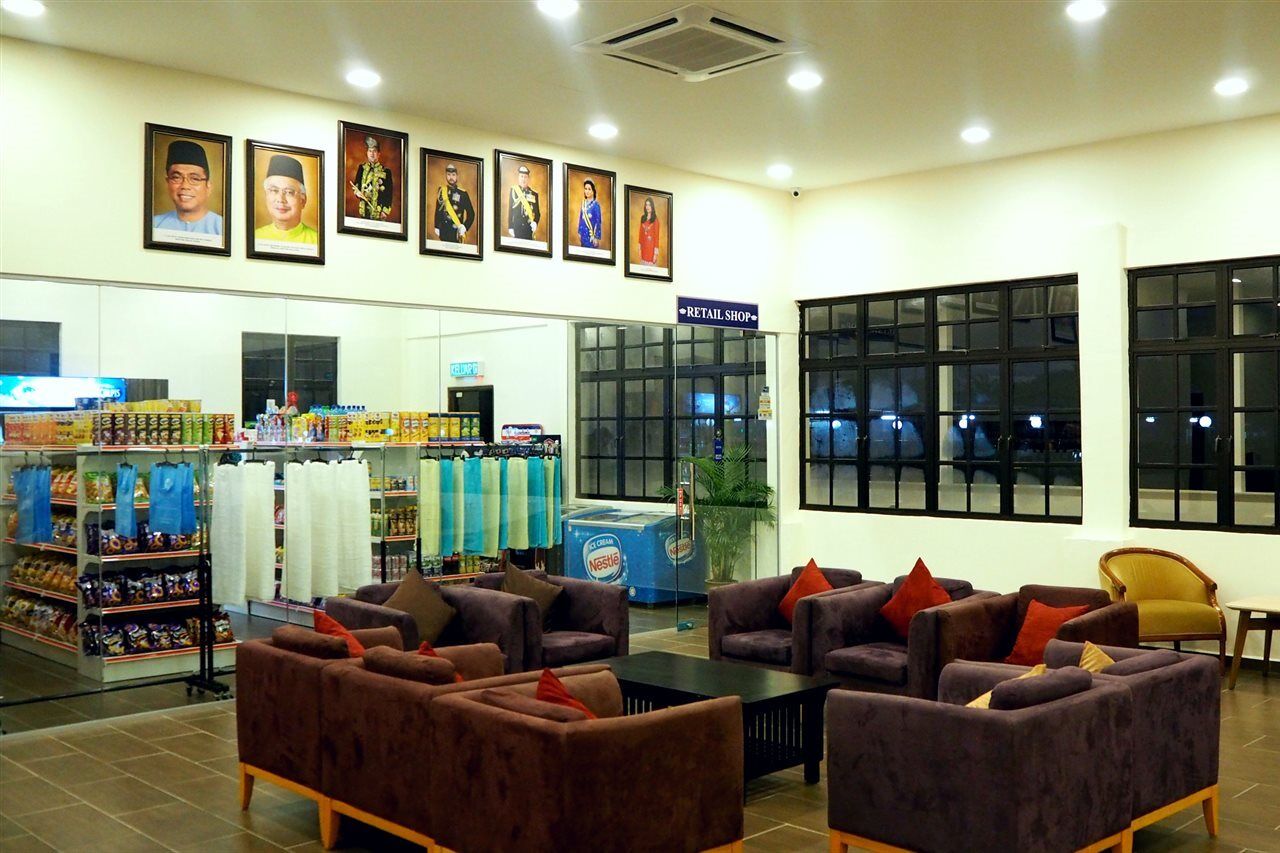 Lotus Seaview Beach Resort, Pengerang Kampung Sungai Rengit Exterior photo